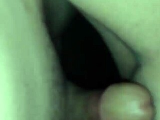 Wow, sexy white pussy gets creampie from big cock close up!