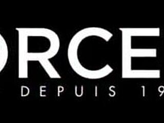 Сензуална секретарка Тифани Татум съблазнява и задоволява шефа си в офиса