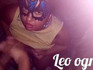 Gordinha gostosa sucking before taking leite? Watch her big tits bounce