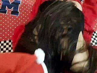 インド人妻が夫と激しいマストチュダイで楽しむ！