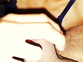 uhh, she suckin' my thang with sexy red lips... damn, I finish on 'em!