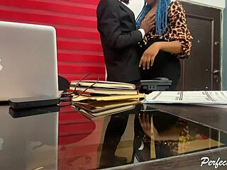 Ošukám šéfa, aby som si udržala prácu?