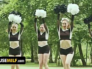 Lindsey lakes offers free use pussy to strangers.