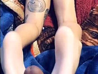 Admire Exotic Beautiful Petite 18+ Teen Feet And Toes