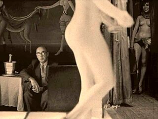 Watch These Vintage Showgirls Undress And Dance Seductively!