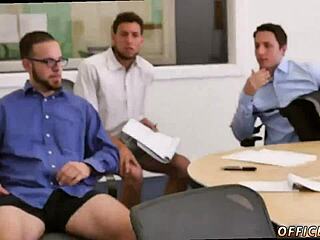 Emo boy engages in passionate gay sex during pantsless friday event