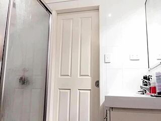  A feleségem szőrös puncija teljesen megőrjít