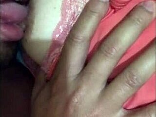 Mamando No Peitinho Brincando Com A Bucetinha E Lambuzando Ela Toda