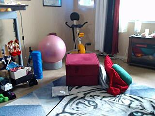 Aurora Willows Unboxes Fan Love Gift