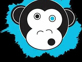 La giovane Miranda perde la verginità con Chad in un hardcore