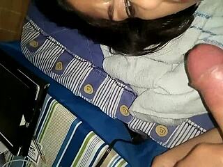 Buenona: A Stunning Woman with Alluring Charm