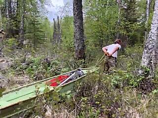 Første campingtur bliver vild i Alaska vildmark