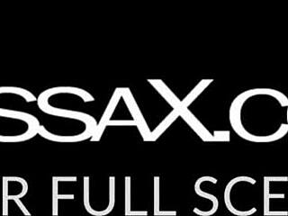 Missax Persembahkan Lilly James Bengkok Untuk Jilat Pepek Apabila Ayah Tiri Tiada. Dada Besar Dan Orgasm Basah Mereka Curikan Pertunjukan!