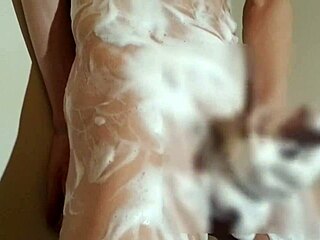 日本の男の子のお風呂場で泡全裸パイパンオナニーと射精