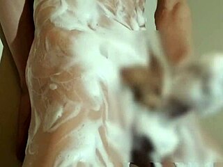 日本の男の子のお風呂場で泡全裸パイパンオナニーと射精