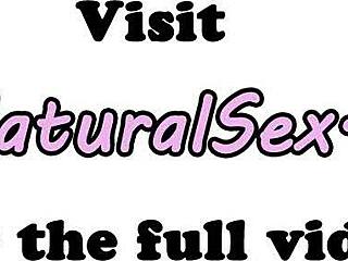 Девушка с маленькими сиськами умело сосет твердый член любовника.