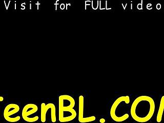 Тази мръсна брюнетка тийн я чукат здраво след близък план на свирка