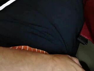 Acosando a madura culona en las calles de lima