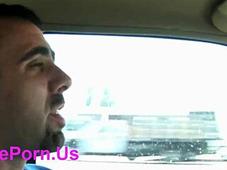 Two girls share blowjob