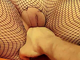 Look at that naked pussy masturbating!