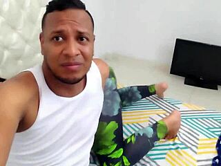 Recording my hermanastra to show her mess to madrastra.