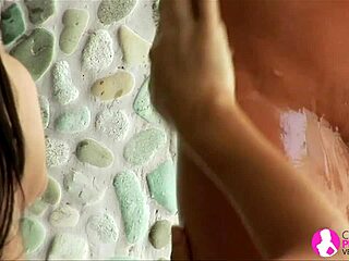 threes a crowd - viv thomas hd