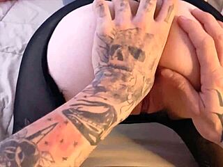 Mi novio rompe mis panties y me folla duro