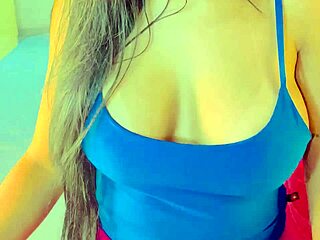 Mounting that tasty cock filled my pussy with cream in public.