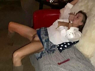 Ho sentito quell'orgasmo infinito con i miei succhi che scorrevano per ore con Agness