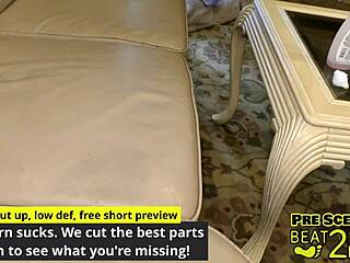 aria nicole paints her dirty tootsies