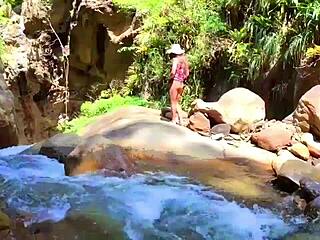 Lilyan Masturbates With Dildo On Riverbank! Watch Her Ass Shake!