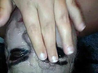 How does ms tl handle that dildo?