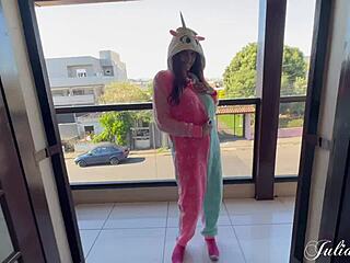 Uma Unicórnea Gostosa Dá um BOQUETE MÁGICO de Tirar o Fôlego