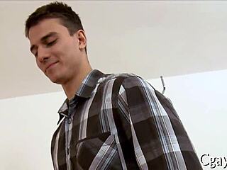 Хомо фъри герои се чукат в експлицитни сцени от детайлни порно пикчи