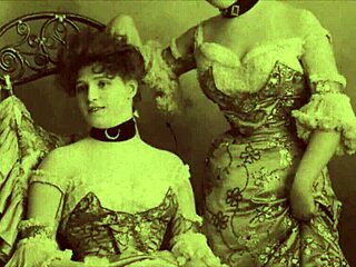 Vintage lesbians in old pornography