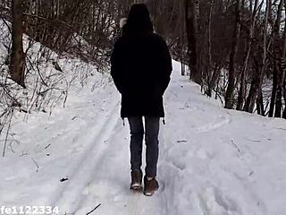 Amateur girl DREAMS about QUICK FUCK and DEEPTHROAT in public