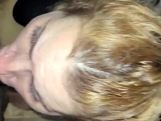 miradita hermosa mientras la chupo con oral profundo