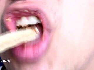 Eating cookies with sensual Spanish flair