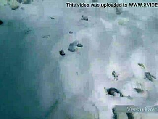 Deutsche Teen zeigt große Titten im Bikini