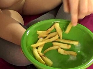 i had amateur sex and the girl ate cum fries after
