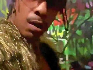 نيجو كاترا جاء في فمي بعد جنس حفلة الحمام! 😜