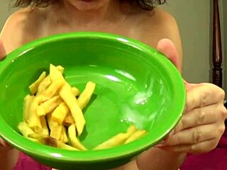 i had amateur sex and the girl ate cum fries after