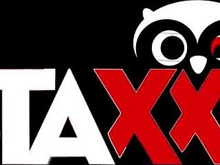 Whoa! Thick ebony model drilled hard by her photographer. What a shot!