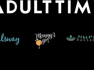 Geile Ariana Marie domineert busty milf Ava Addams met strapon actie