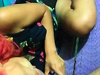 فتاة شابة 18+ تقدم أورال وهاند جوب ساخن في الهاموك