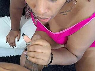 caliento a la puta de mi hermanastra para que chupe la polla parte 1