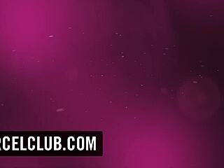 Hinter den Kulissen: Italienische Blondine mit großen Titten und Brünette bei Sexspielen backstage