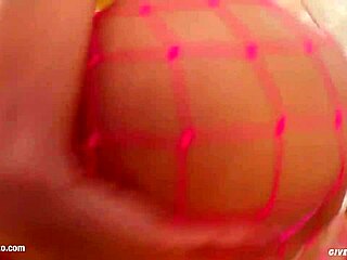 Kelly, are you fingering yourself solo on Give Me Pink?