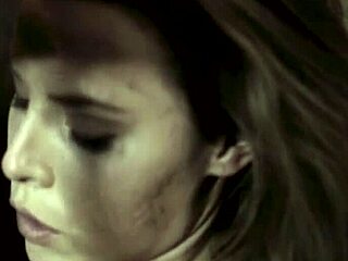 Не всичко, което блести, е чисто - зла изнудвачка на слаба блондинка тийнейджърка.