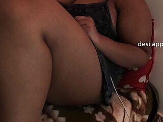 Desi india it girl with big tits